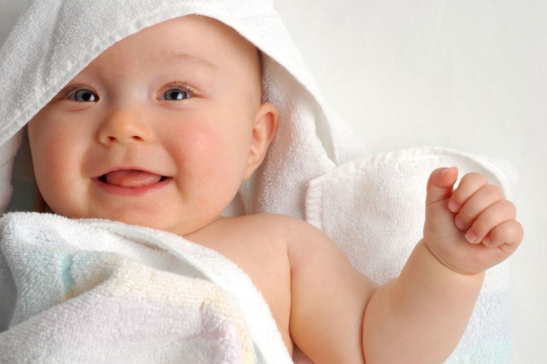 Купаем малыша: рекомендации, аксессуары, меры предосторожности