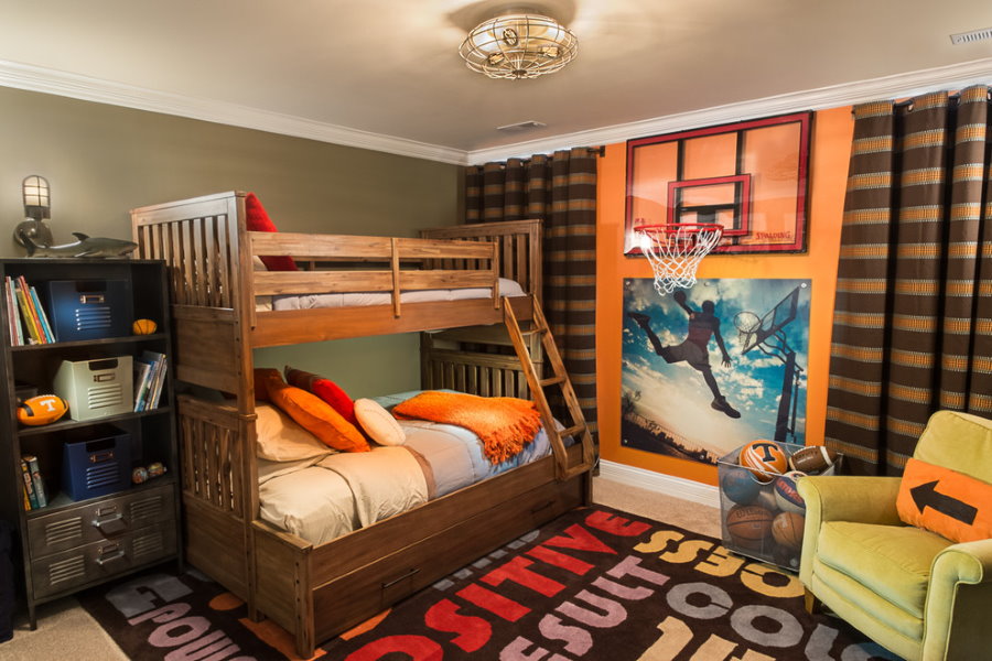 Деревянная кровать для двоих детей