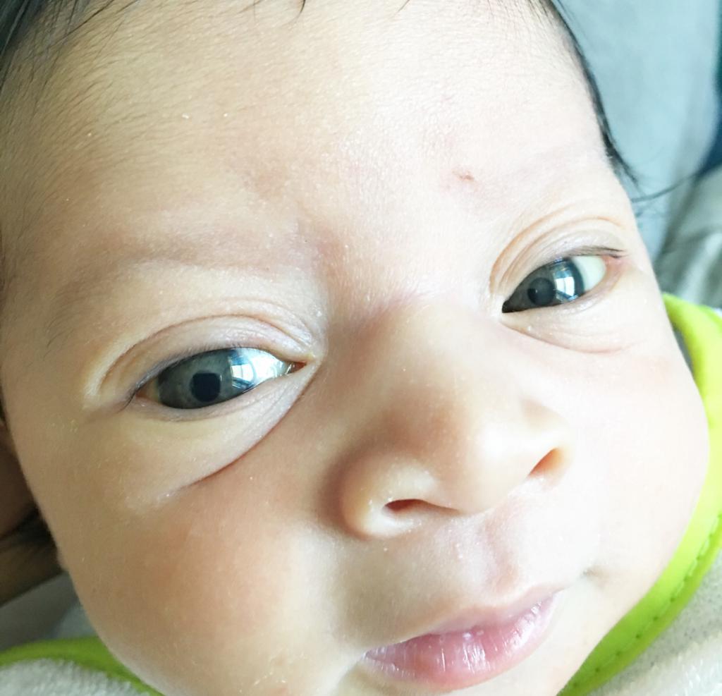 Цвет глаз новорожденного
