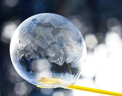 замороженный мыльный пузырь