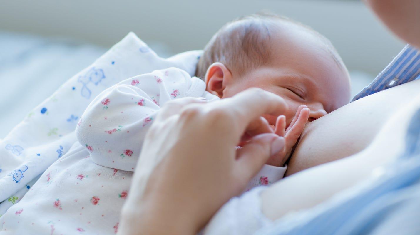 Гв помогает малышу успокоиться перед сном