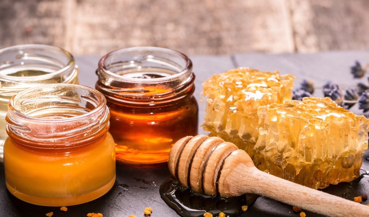 Мед и пчелиные соты