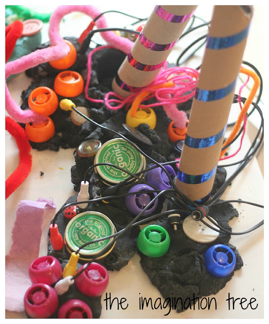 leads+and+pipes+in+play+dough