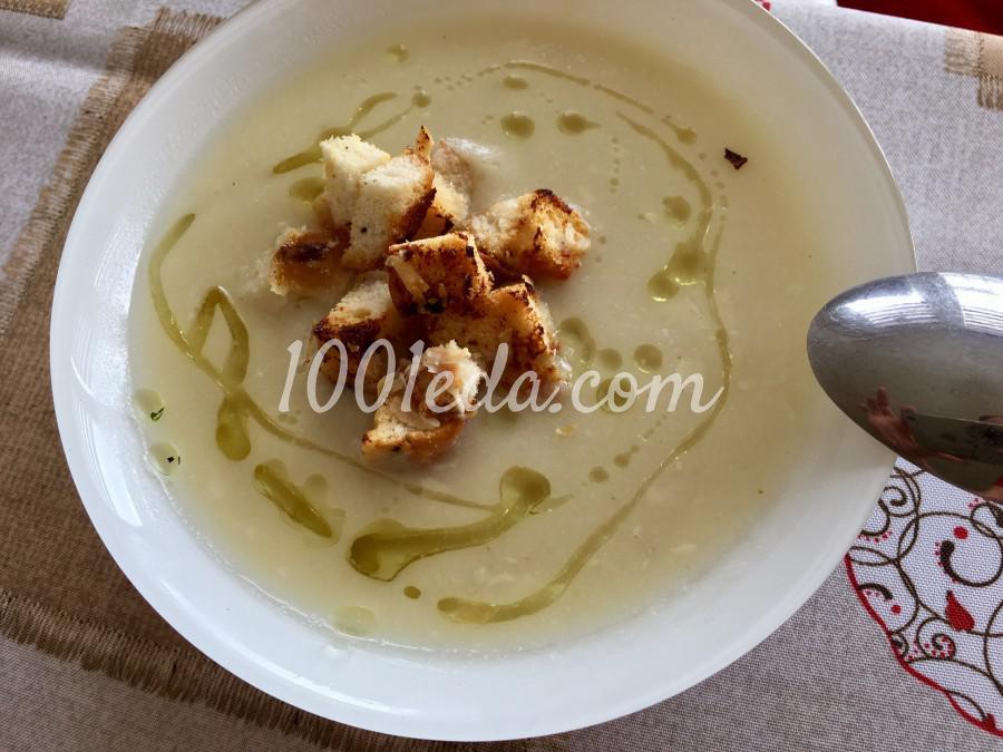 Суп-пюре из цветной капусты с интригующими гренками: рецепт с пошаговым фото